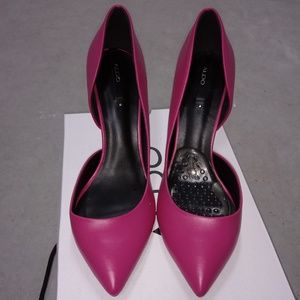 Women's Aldo pink pumps size 8